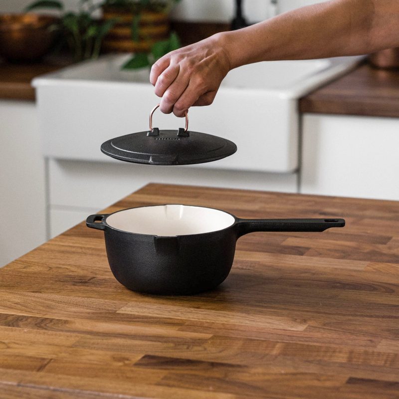 Enamel Lined Cast Iron Saucepan - Image 8